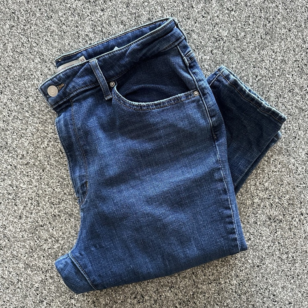 Levis Jeans Womens 33x 28 721 High Rise Skinny Distressed‎ Ripped Stretch Denim